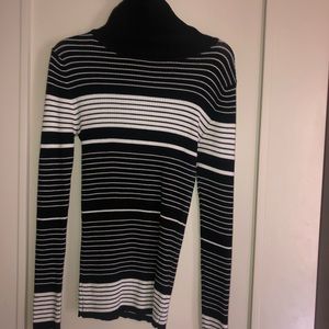 Black and white Turtle neck